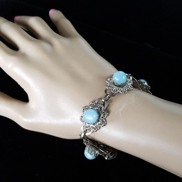 Vintage 1970s Silvertone Filigree Flower Link Bracelet - Picture 10 of 11